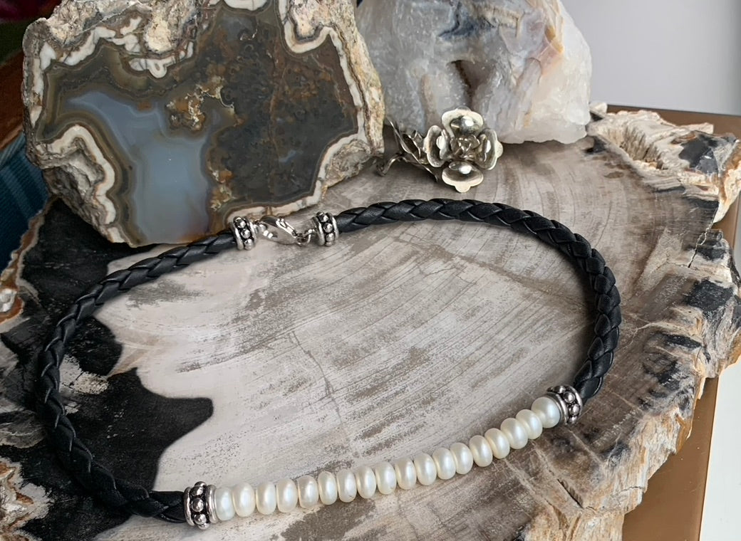Land and Sea: Black Choker