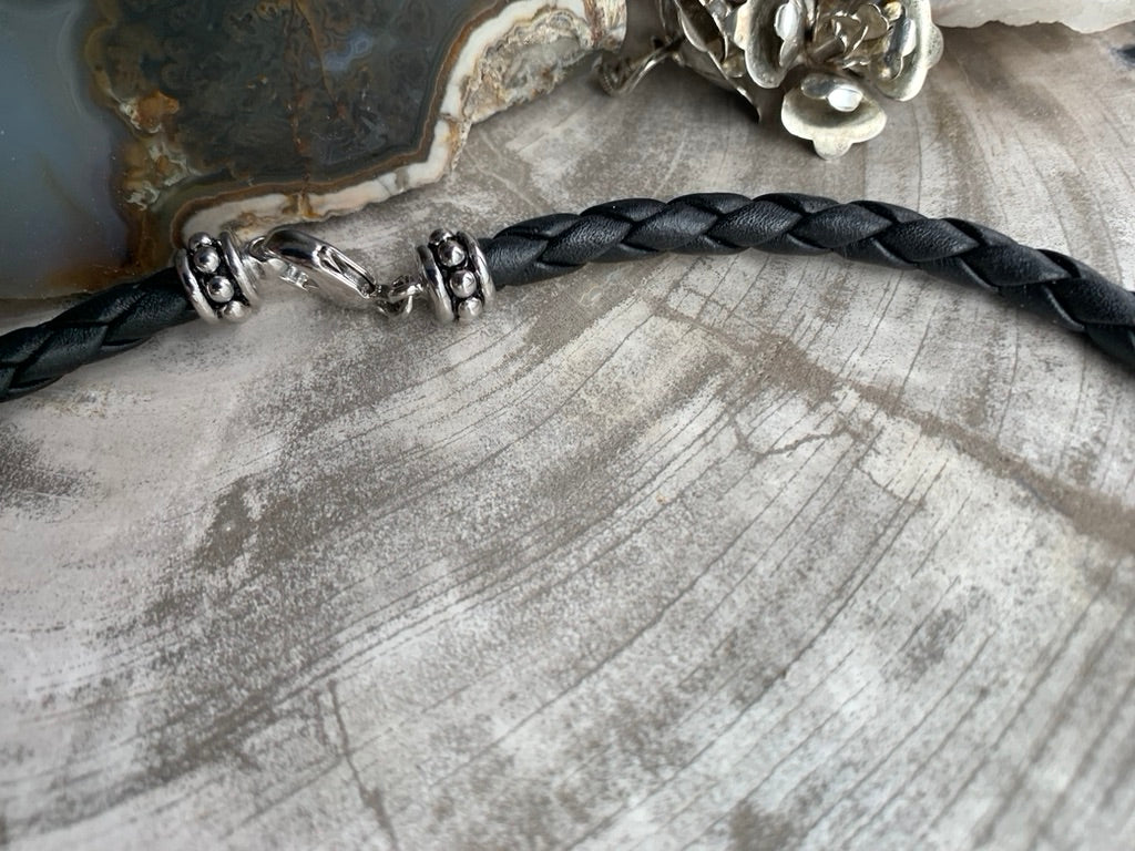 Land and Sea: Black Choker